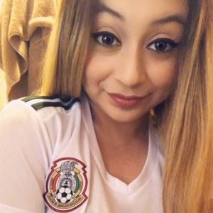 Meet your Posher, Julissa